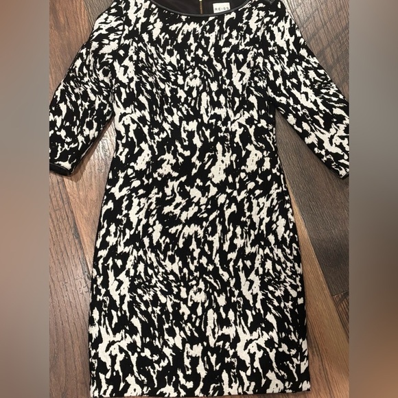 Reiss Black and White Patterned 3/4 Sleeve Dress in size 6 - Picture 2 of 16